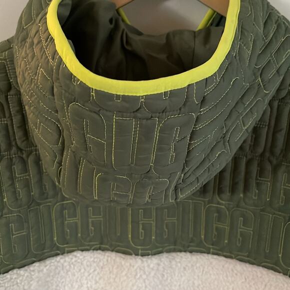 UGG Iggy Sherpa Half Zip Pullover - Picture 9 of 16